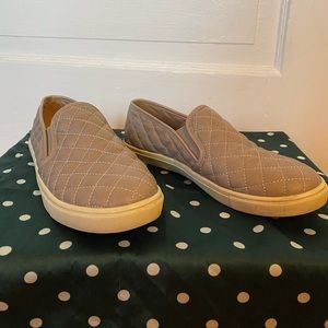 Steve Madden Tan Quilted Leather Sneakers Size 9 Great Condition